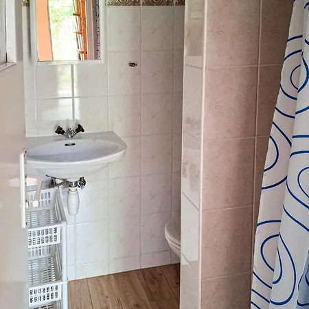 1 Bedroom Gorgeous Home In Rewal Nyaraló *